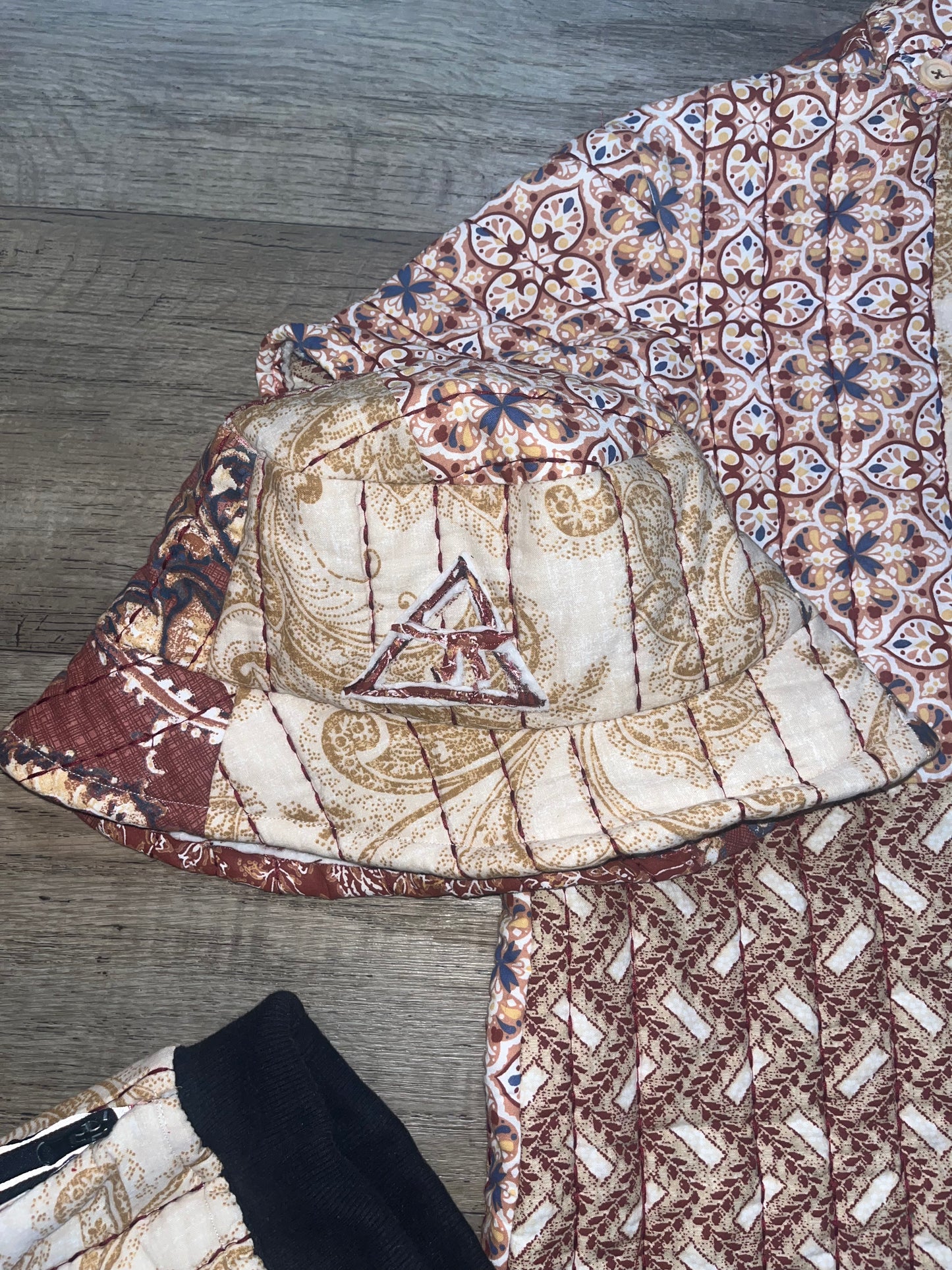 Brown quilt 1 of 1 short fit